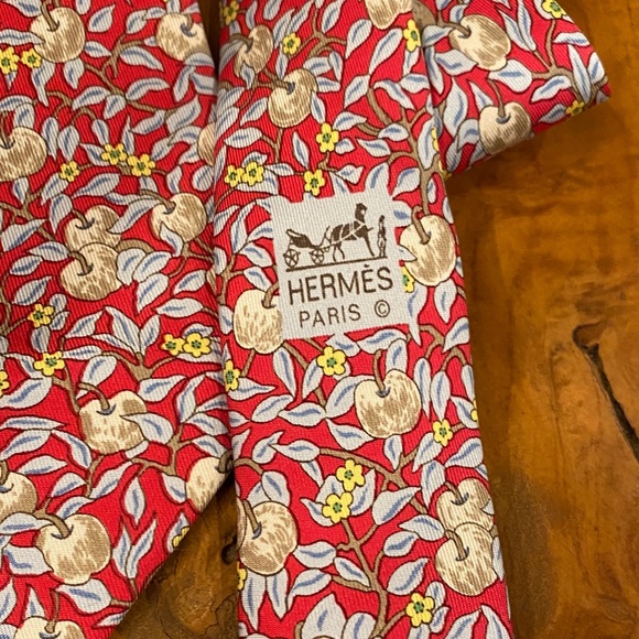 Hermes apple coral color silk Tie - Picture 2 of 4
